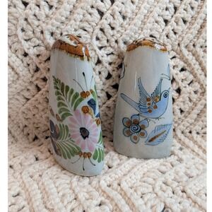 Vintage Palomar Mexico Pottery Salt and Pepper Shakers Bird Floral Hand Painted